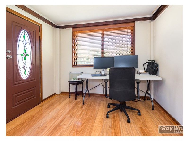 6 Buntain Street, Kawana QLD 4701