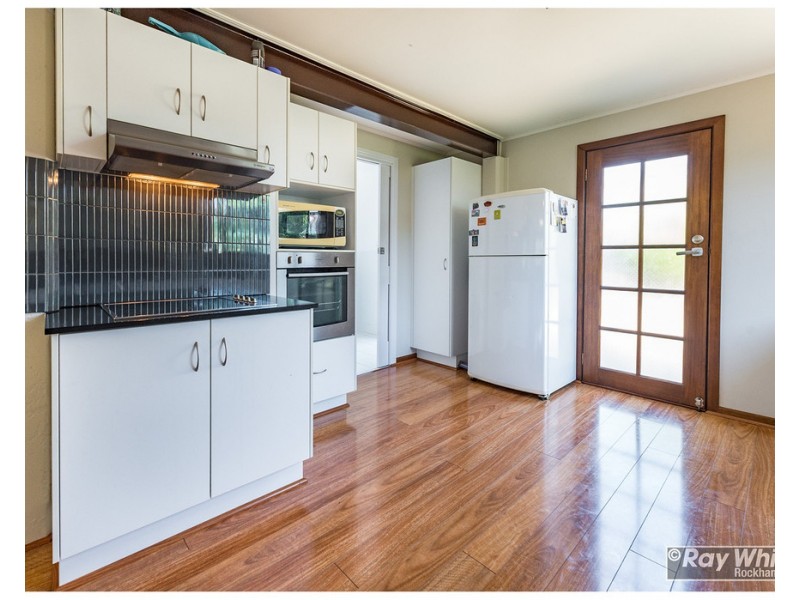 6 Buntain Street, Kawana QLD 4701