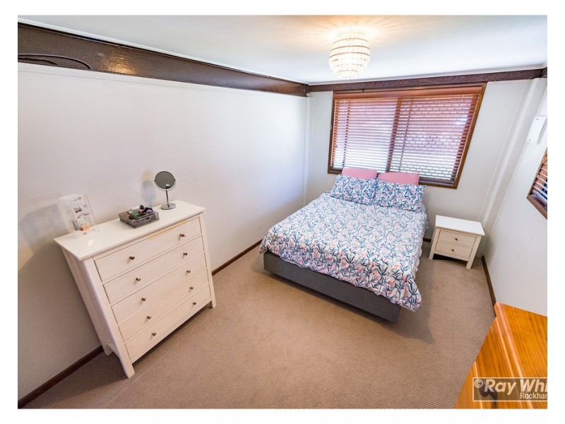 6 Buntain Street, Kawana QLD 4701