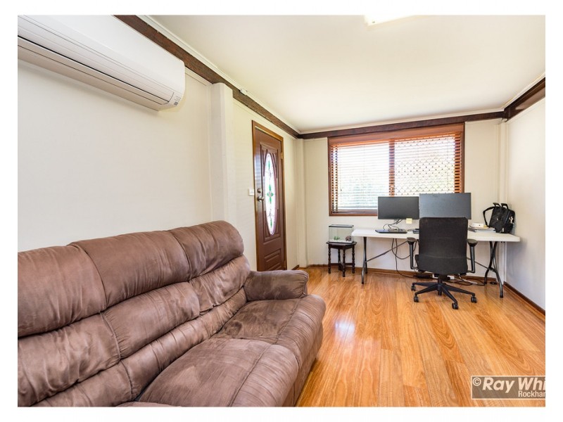 6 Buntain Street, Kawana QLD 4701