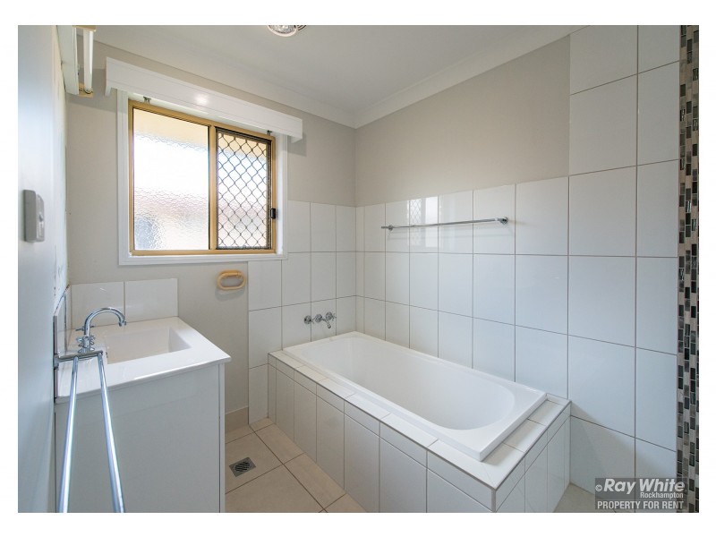 25 Bean Avenue, Parkhurst QLD 4702