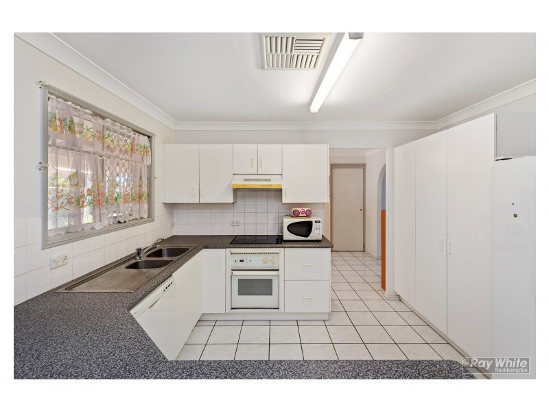 16 Dunnett Street, Gracemere QLD 4702