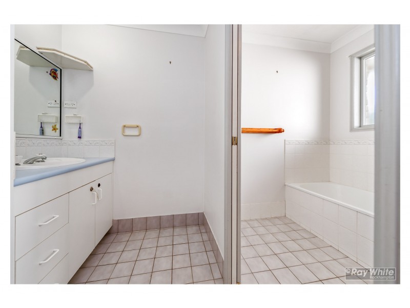 16 Dunnett Street, Gracemere QLD 4702