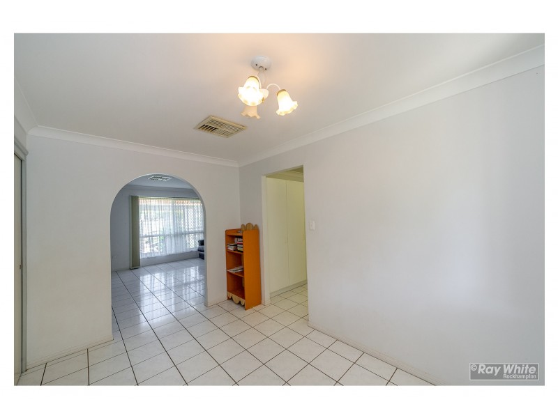 16 Dunnett Street, Gracemere QLD 4702