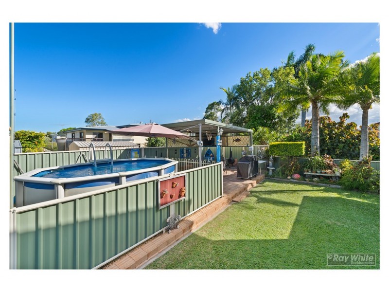284 Richardson Road, Park Avenue QLD 4701