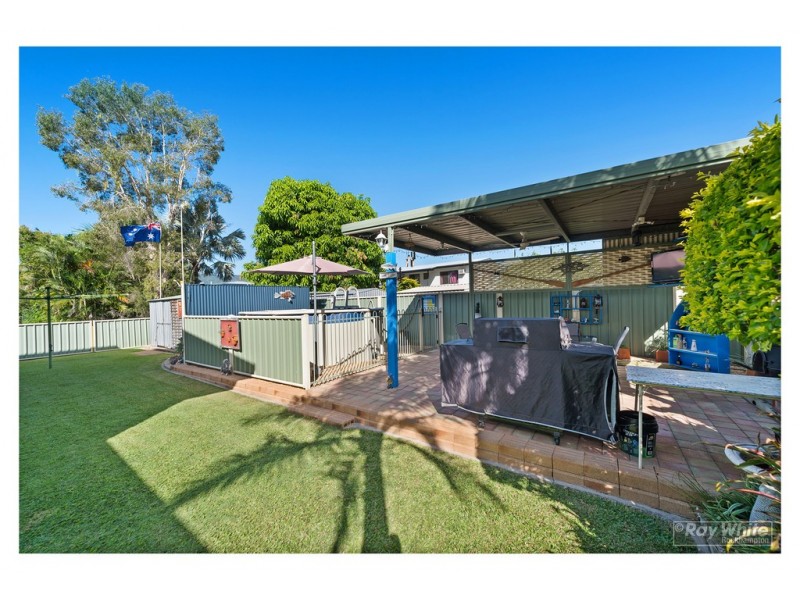 284 Richardson Road, Park Avenue QLD 4701