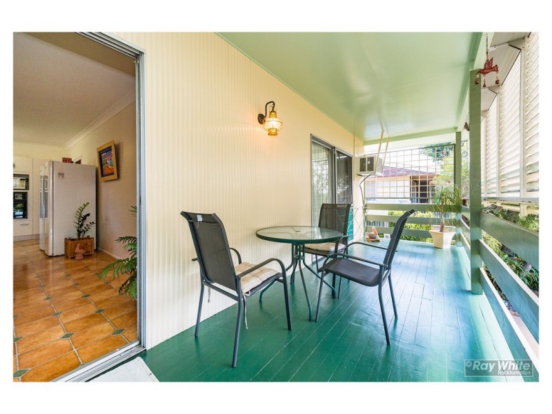 284 Richardson Road, Park Avenue QLD 4701