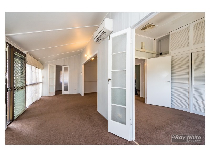 938 Yaamba Road, Parkhurst QLD 4702