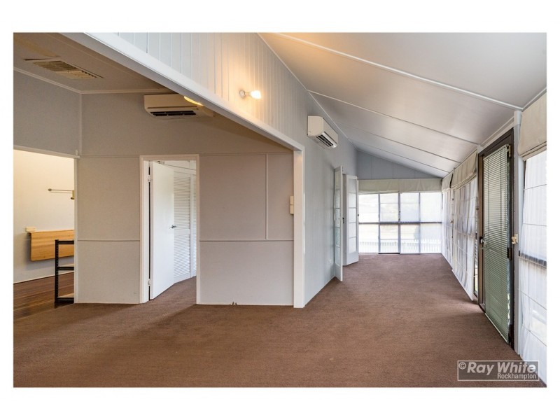 938 Yaamba Road, Parkhurst QLD 4702