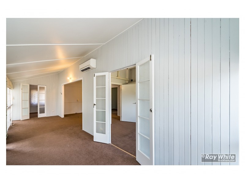 938 Yaamba Road, Parkhurst QLD 4702
