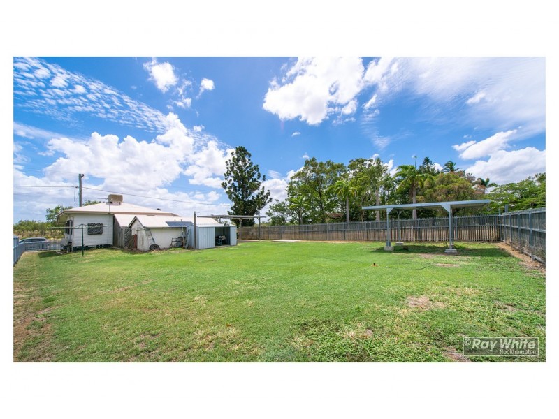 938 Yaamba Road, Parkhurst QLD 4702