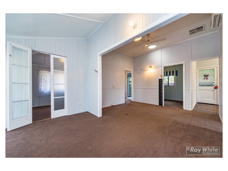 938 Yaamba Road, Parkhurst QLD 4702