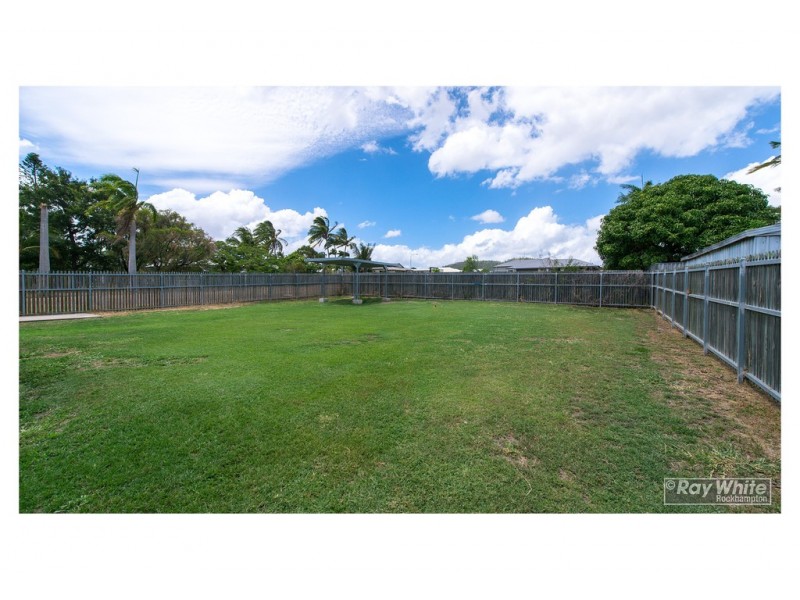 938 Yaamba Road, Parkhurst QLD 4702