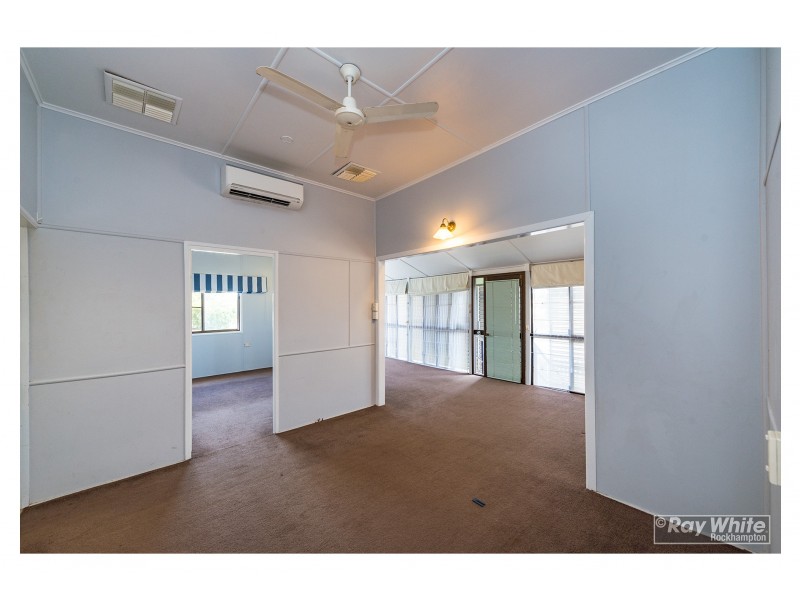 938 Yaamba Road, Parkhurst QLD 4702