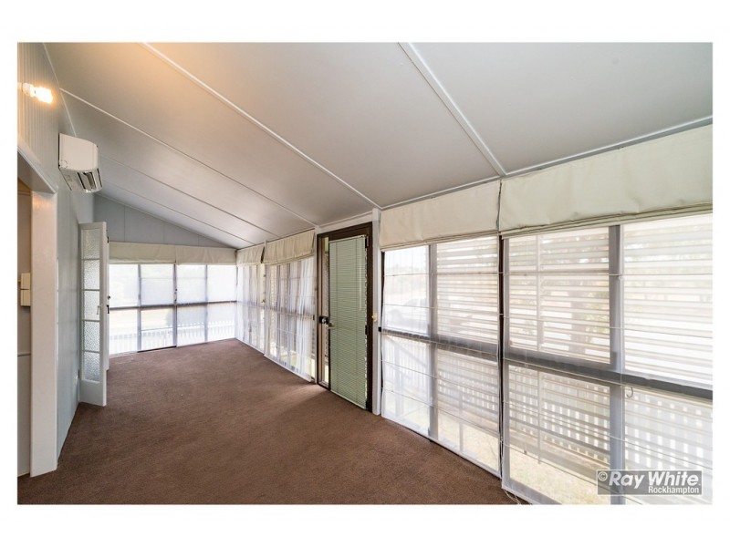938 Yaamba Road, Parkhurst QLD 4702