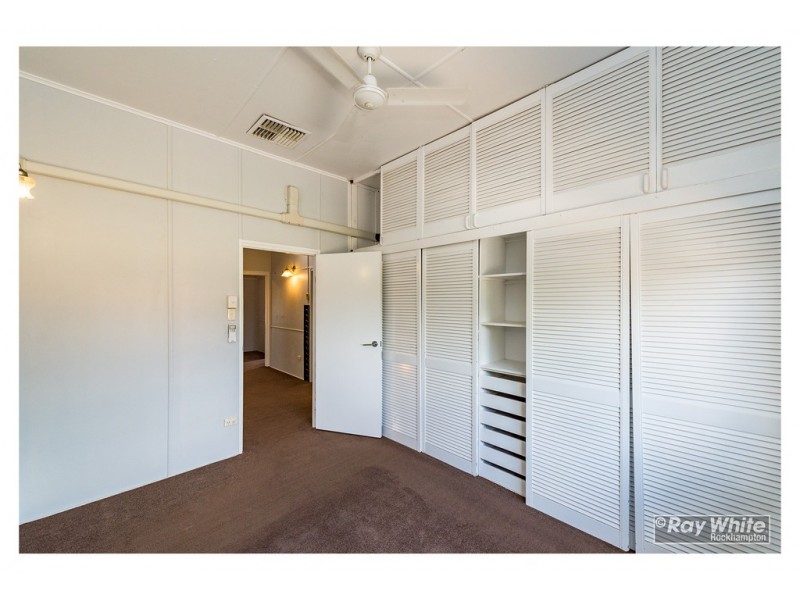 938 Yaamba Road, Parkhurst QLD 4702
