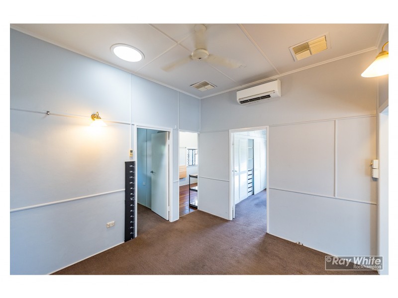 938 Yaamba Road, Parkhurst QLD 4702