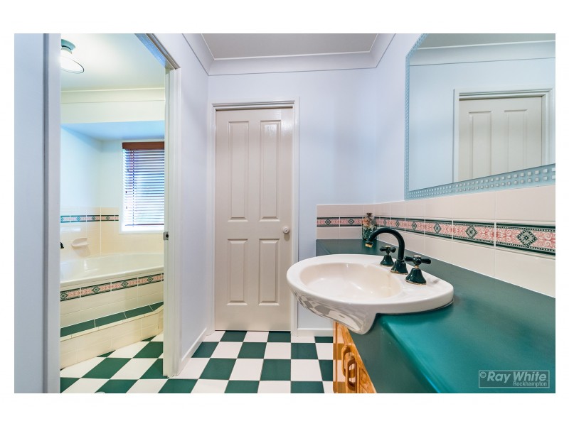 17 Beaumont Drive, Frenchville QLD 4701