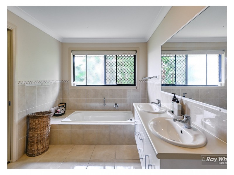 25 Inverary Way, Rockyview QLD 4701