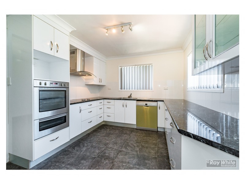 11 Kerr Street, Park Avenue QLD 4701