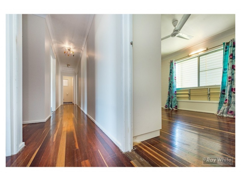11 Kerr Street, Park Avenue QLD 4701
