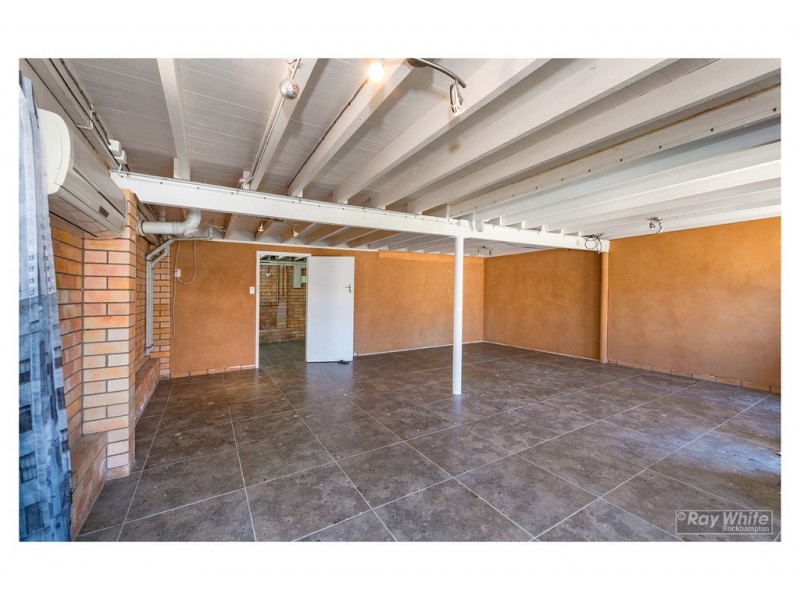 11 Kerr Street, Park Avenue QLD 4701