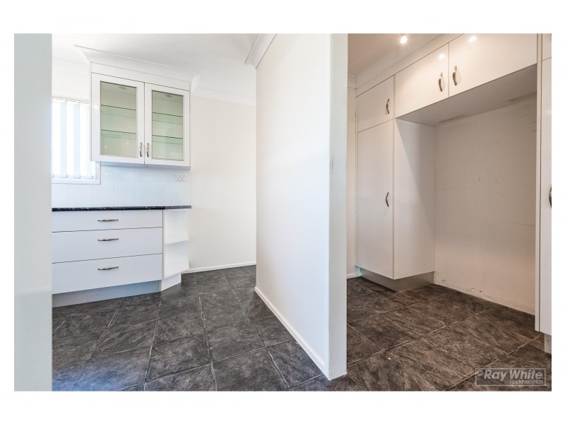 11 Kerr Street, Park Avenue QLD 4701