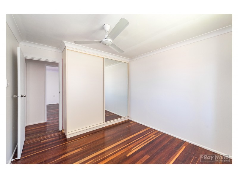 11 Kerr Street, Park Avenue QLD 4701