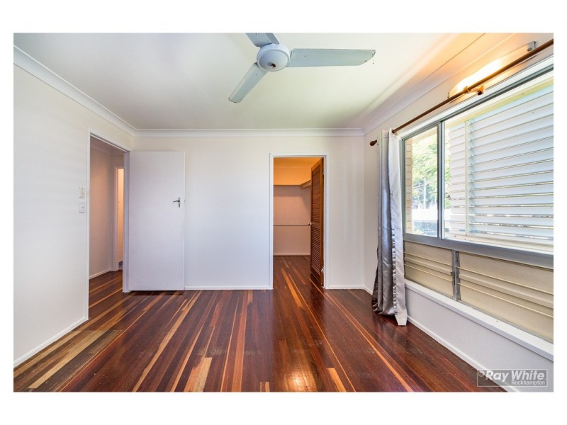 11 Kerr Street, Park Avenue QLD 4701