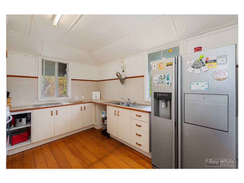 105 Haynes Street, Park Avenue QLD 4701