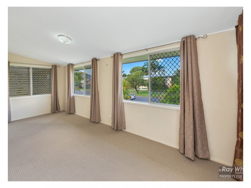 12 Mortensen Street, Park Avenue QLD 4701