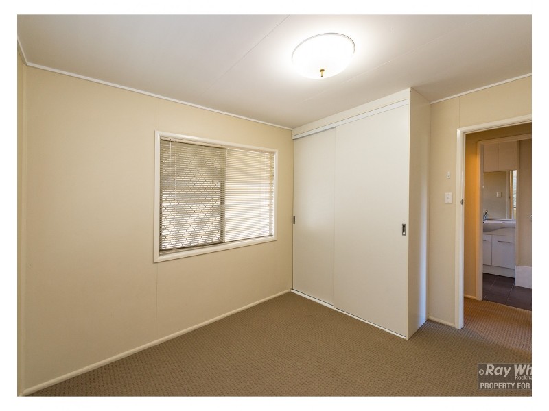 12 Mortensen Street, Park Avenue QLD 4701