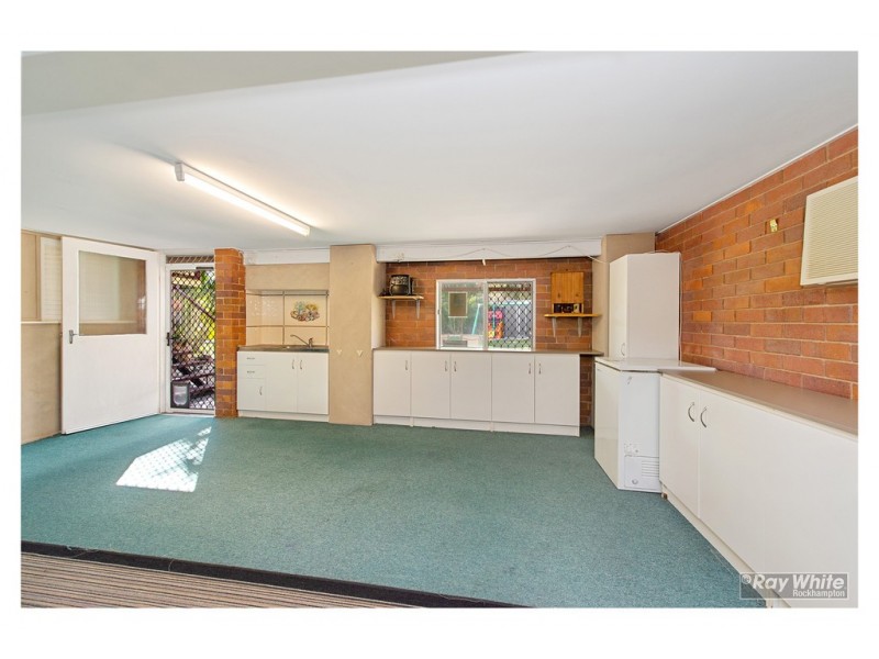 325 Pain Street, Koongal QLD 4701