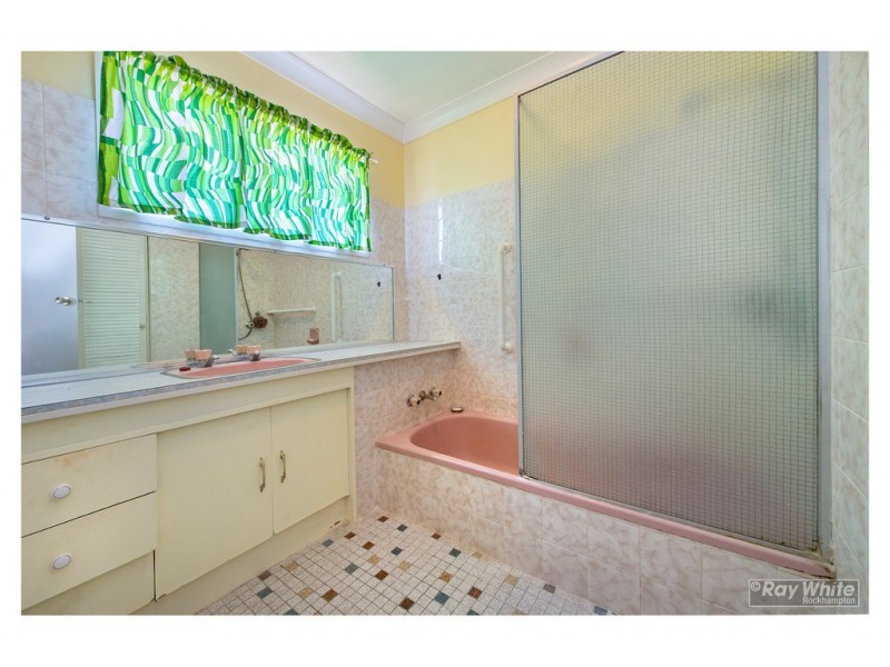 353 Duthie Avenue / 205 Honour Street, Frenchville QLD 4701