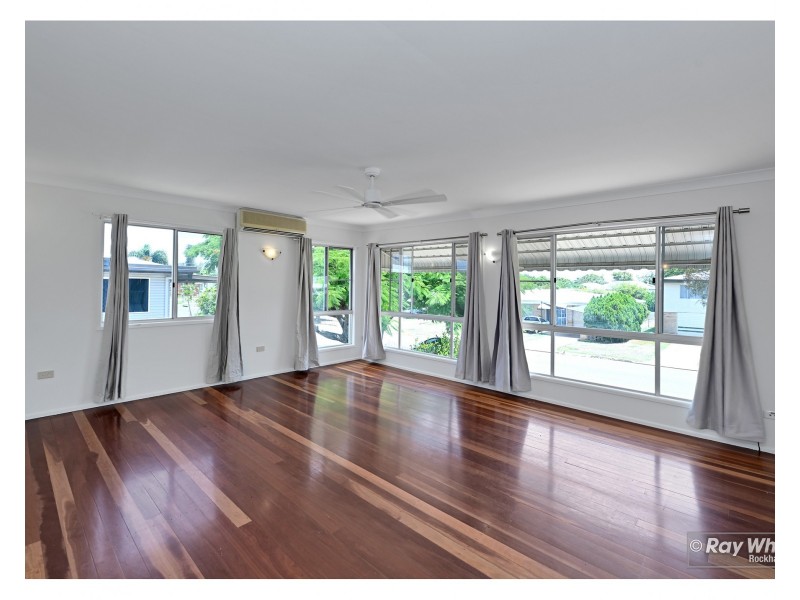 2 Kerr Street, Park Avenue QLD 4701