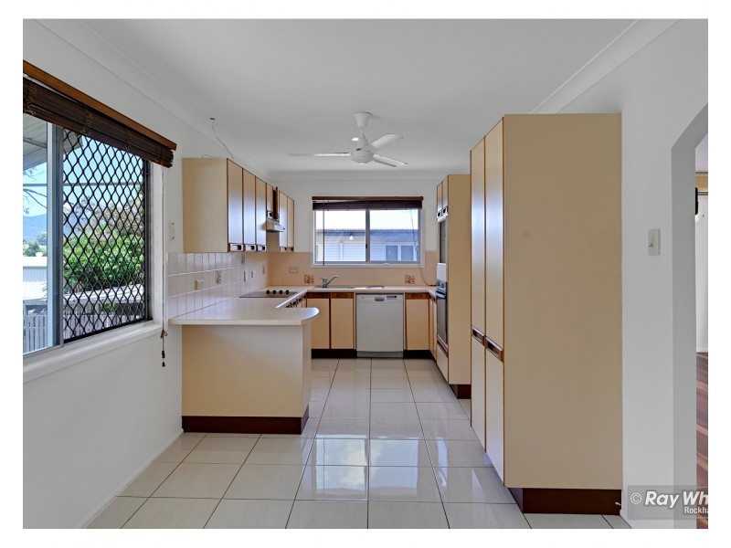 2 Kerr Street, Park Avenue QLD 4701