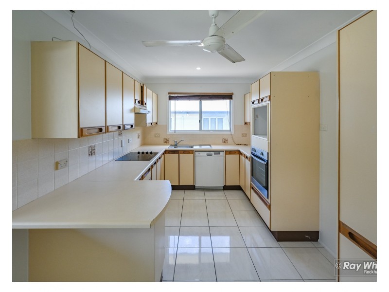 2 Kerr Street, Park Avenue QLD 4701