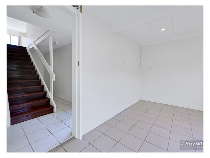 2 Kerr Street, Park Avenue QLD 4701