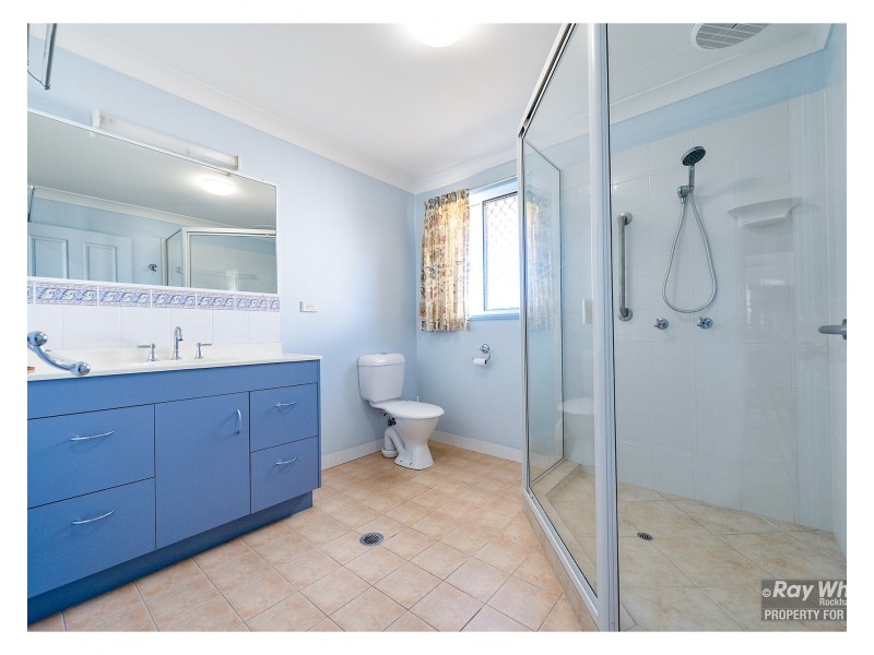 4 Bean Avenue, Parkhurst QLD 4702