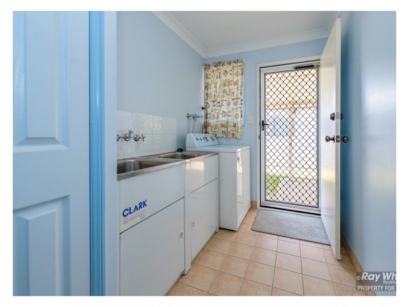 4 Bean Avenue, Parkhurst QLD 4702