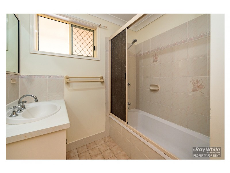 16 Gleeson Close, Gracemere QLD 4702