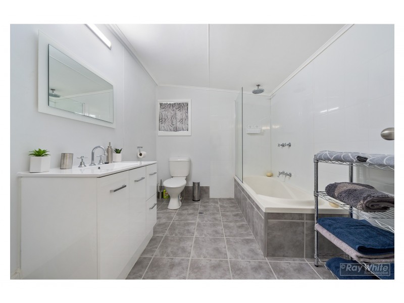 62 Hall Street, Mount Morgan QLD 4714