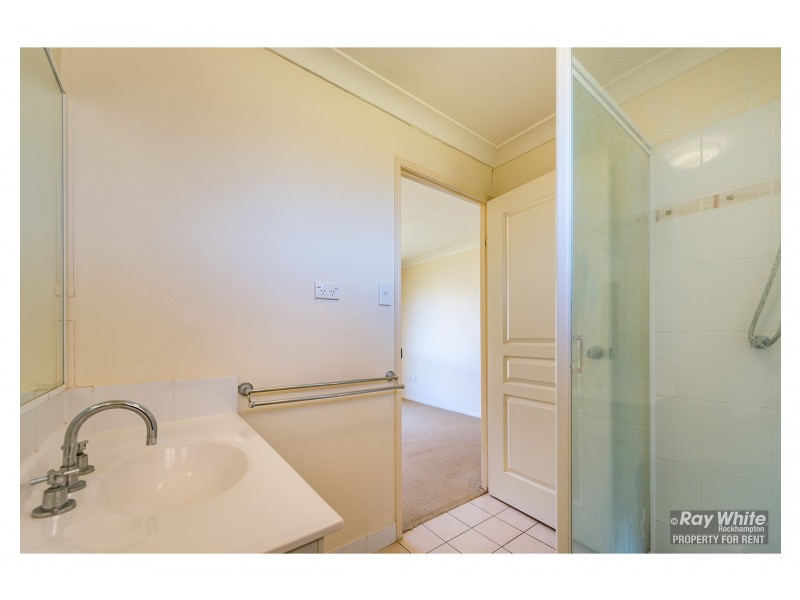 29 Seonaid Place, Gracemere QLD 4702