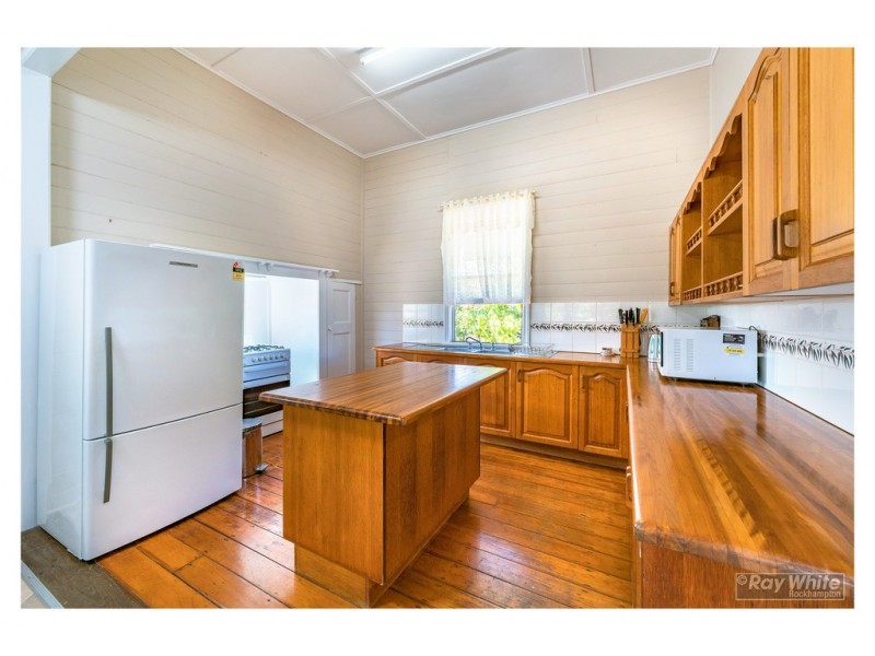 128 Lucas Street, Gracemere QLD 4702