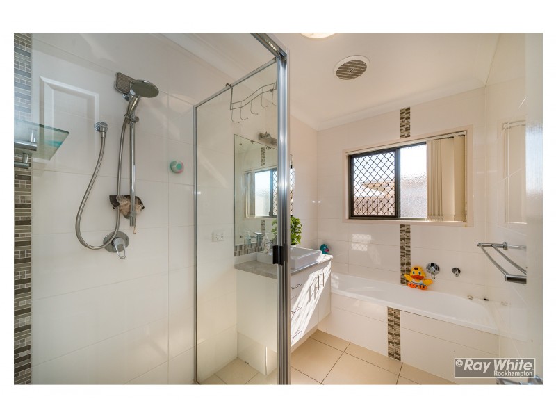 25 Tawarra Crescent, Gracemere QLD 4702