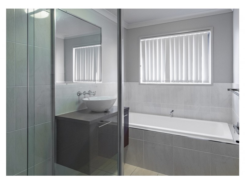 5 Maree Crescent, Gracemere QLD 4702