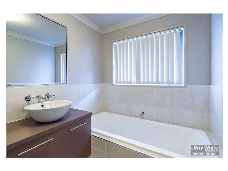 5 Maree Crescent, Gracemere QLD 4702