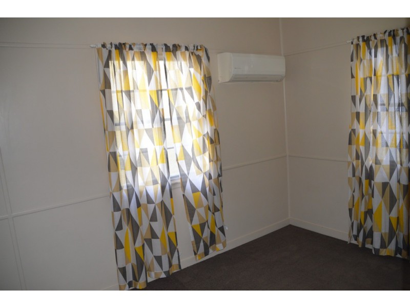 1 Macgregor Street, The Range QLD 4700