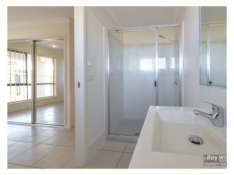 9 Angela Court, Gracemere QLD 4702