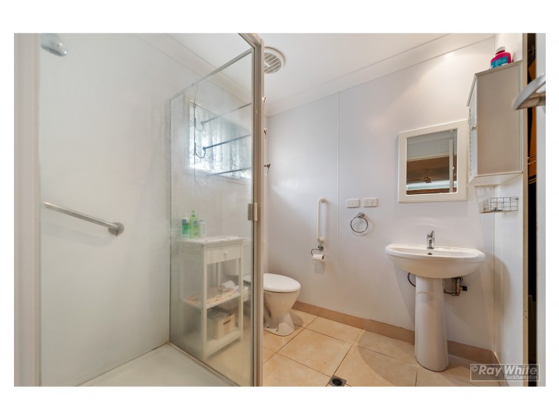 327 Warnock Street, Koongal QLD 4701